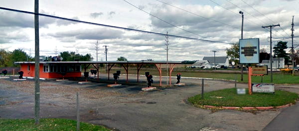A&W Restaurant - White Pigeon - 706 W Chicago Rd 2